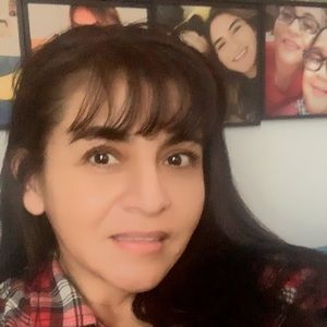 Meet your Posher, Alejandra